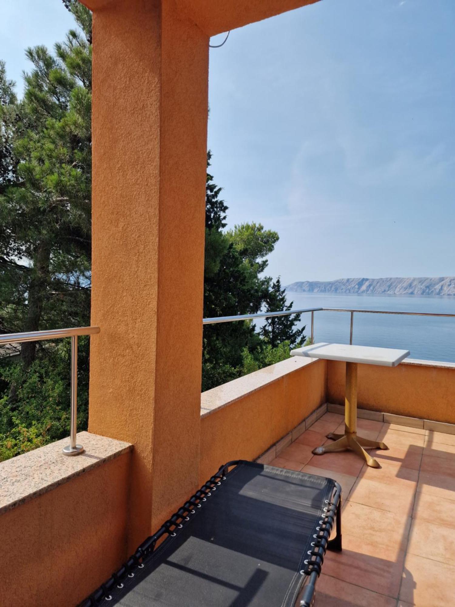 Blue Seagull - Seafront Holiday Home Novi Vinodolski Buitenkant foto